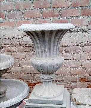 Escultura de Copa Romana de Concreto Armado