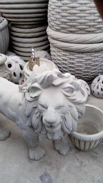 Escultura de Leon de Concreto Armado