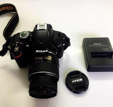 Cámara Nikon d3200 24MP lente 18-55mm