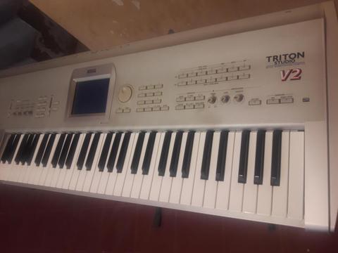 TECLADO KORG TRISTON STUDIO