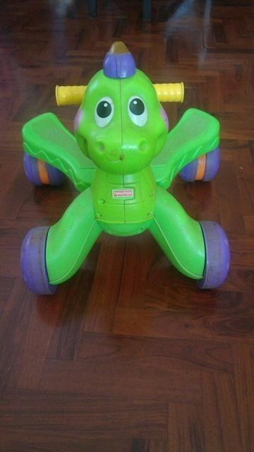 ANDADOR DRAGON FISHER PRICE