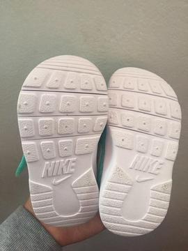 Remato Zapatillas Nike para Bebe Verde