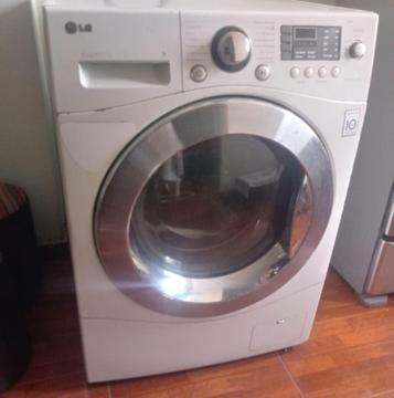 Vendo lavadora secadora LG 2 en 1