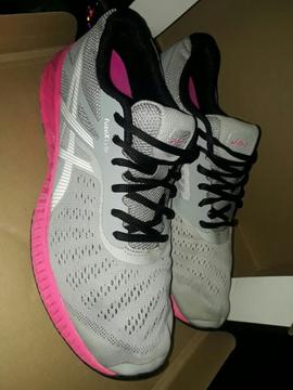 Zapatilla Asics Talla 42 26.5cm Usado
