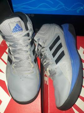 Zapatilla Adidas Cloudfo Talla 44 Usado