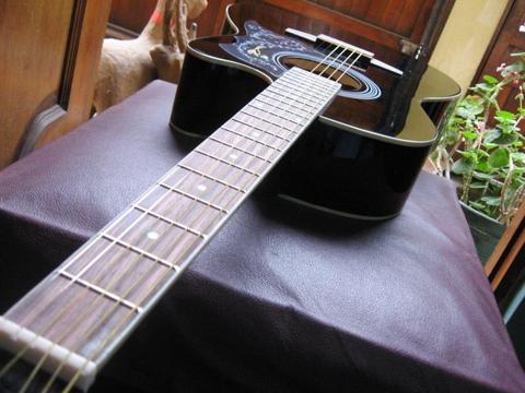 GUITARRA NEGRA CALIFORNIA ORIGINAL