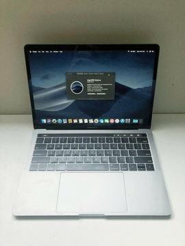 vendo macbook pro del 2018, i7, 16gb ram, 1TB ssd. super equipo. nuevo. llamar al 946299502