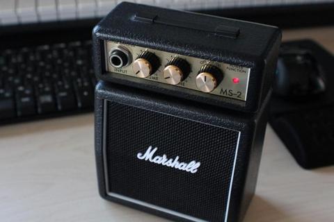amplificador portatil marsahll para guitarra electrica