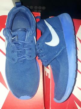 Zapatilla Nike Roshe Talla 36 Usado 23cm