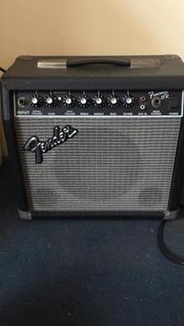 Amplificador Fender Frontman 15R