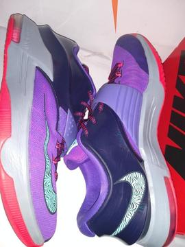 Zapatilla Nike Kyrie Talla 46 Usado Us12