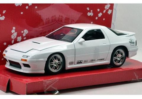 Auto a escala JADA MAZDA RX-7 1985 BLANCO 1:24