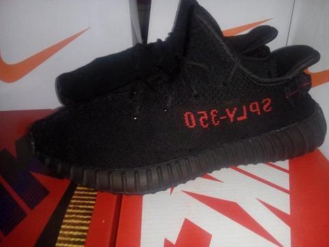 Zapatilla Origi Yeezy 350 Talla 45 Usado