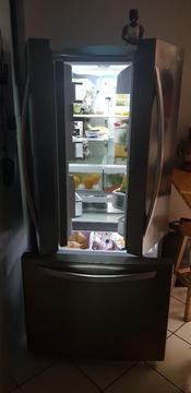 Vendo por Viaje Refrigedor 2 Puertas Y C