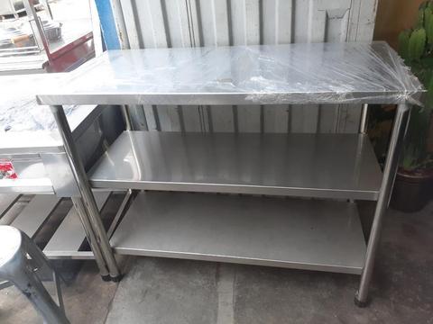 Mesa 1.12x51 en Acero Inox 3.04