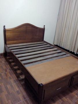 Cama de madera con dos cajones 2Plz 9/10 en buen estado a 400 soles