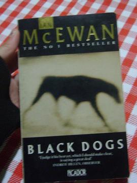 BLACK DOGS LIBRO-Ian McEvan