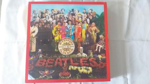 The Beatles SGT. Pepper's Lonely Hearts Club Band