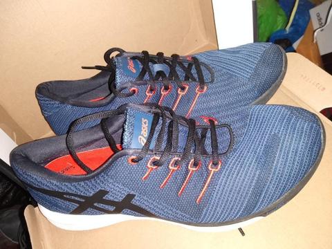 Zapatilla Asics Gel Talla 45 28.5cm Usado original