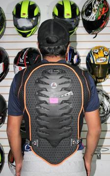 PROTECTOR PARA LA ESPALDA DE MOTOCICLISTA RACING ARTICULABLE