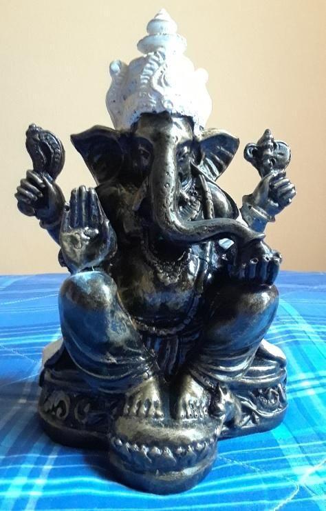Estatua Ganesha en resina pintada a mano