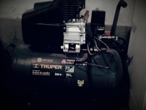 Compresora Truper Original 50 Litros - 3.5 Hp