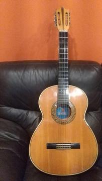 Guitarra acustica POTENTE SONIDO buena madera S/. 350