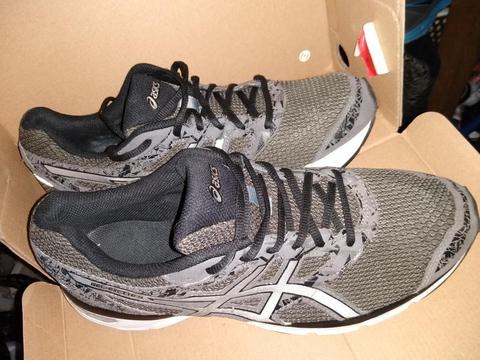 Zapatilla Asics Talla 44.5 Us 10.5 Usado original
