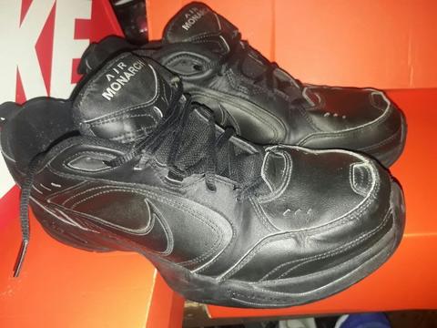 Zapatilla Nike Monarch Talla 44.5 Usado original