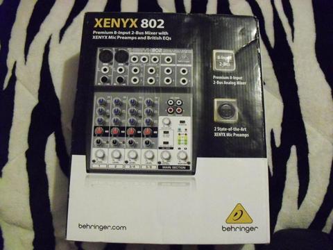 Mixer BEHRINGER XENYX 802 8 inputs Con preamps Nuevo!