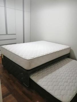 Se vende cama diván dos plazas como nuevo