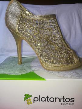 Vendo Zapatos de Vestir en Color Dorado