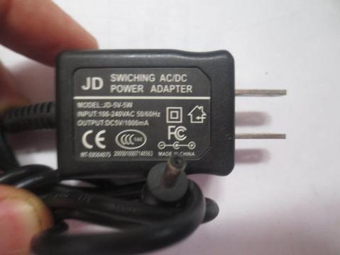 CARGADOR JD DE 5V - 1000MA PUNTA MEDIA - ORIGINAL