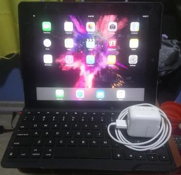 iPad 3g 32 Gb con Cargador Y Teclado Bt