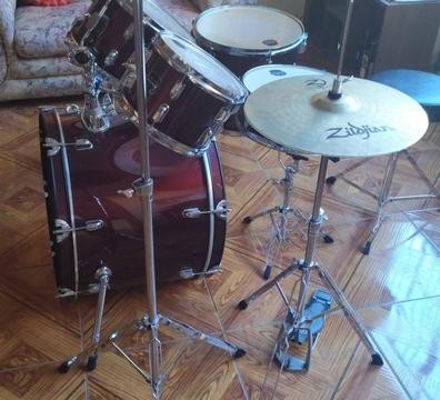 Vendo Bateria Mapex Platillos Zildjan y atril