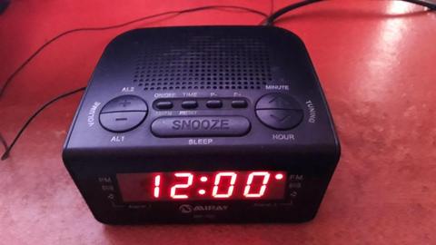 Reloj Alarma Radio Fm Am