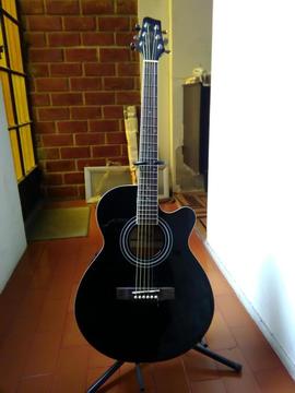 Vendo Guitarra Electroacústica Marca Stagg Modelo SA40MJCFI-BK