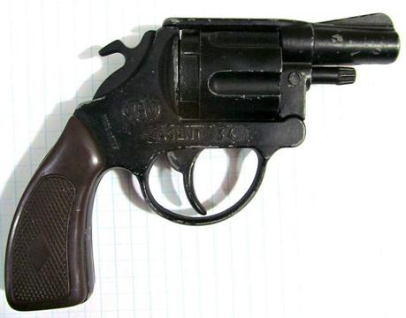 Antigüedad. Pistola de juguete italiana. Metal. Revolver Agent 34. Marca: MAM. Década 60s