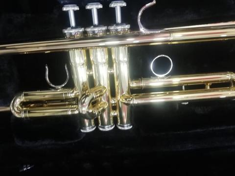 Trompeta Yamaha 4335