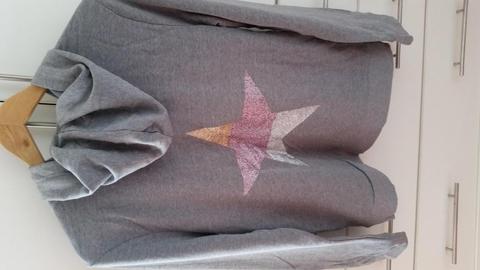 Polera gris GAP con capucha y cierre ORIGINAL TRAIDA DE USA