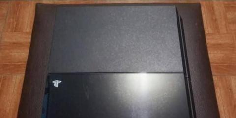 vendo PS4 de 500GB en muy buen estado