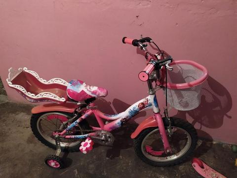 Bicicleta Y Coche de Niña