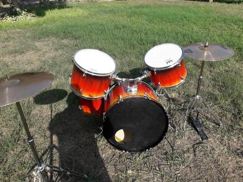 SE VENDE BATERIA ACUSTICA