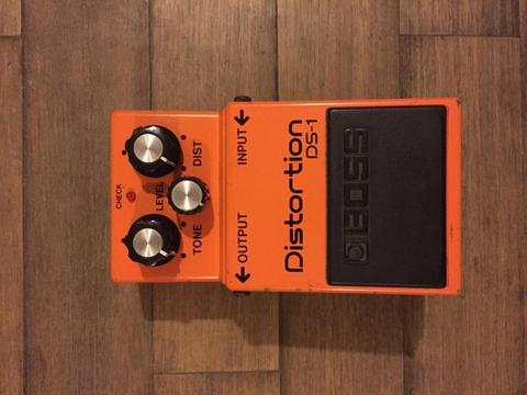 Pedal de distorsión Boss DS-1 (Taiwan)