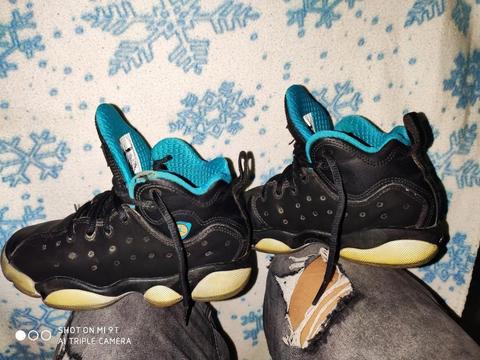 Zapatilla Jordan Niño Talla 29.5
