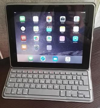 iPad 2 MC769/A con teclado bluetooth