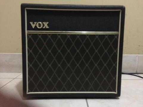 AMPLIFICADOR VOX PATHFINDER R15