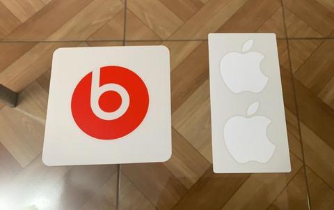 Sticker Apple O Beats