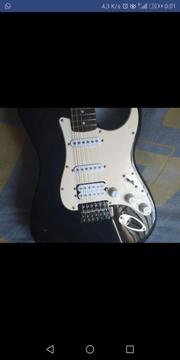 Guitarra Fender Squier Stratocaster