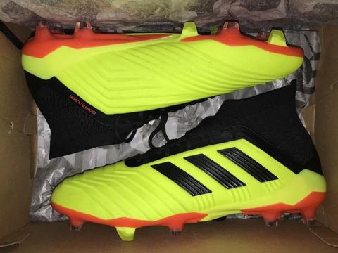 Chimpunes Adidas Predator 18.1